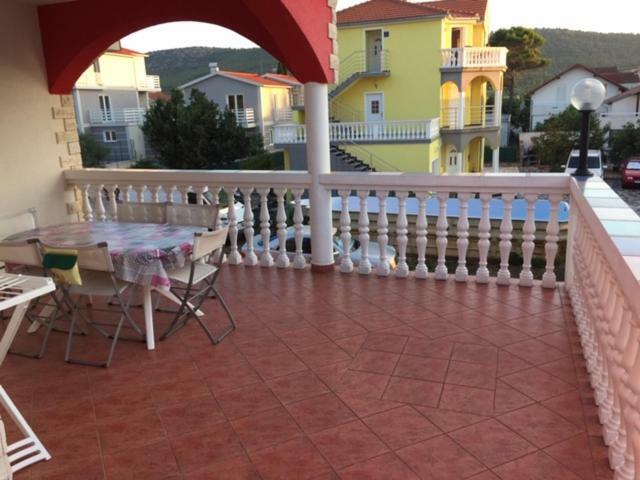 Lipovac Resort Ficus Bilice Exterior foto